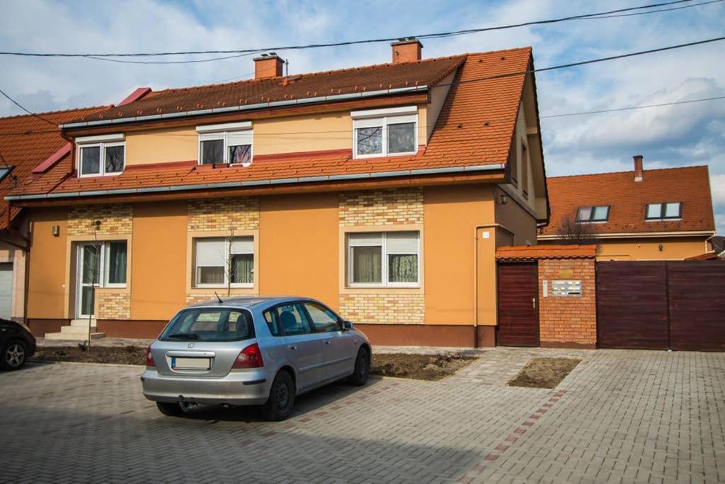 Teubel Apartman 2 Székesfehérvár Exterior foto