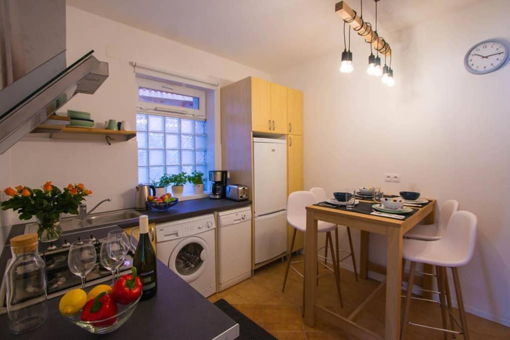 Teubel Apartman 2 Székesfehérvár Exterior foto